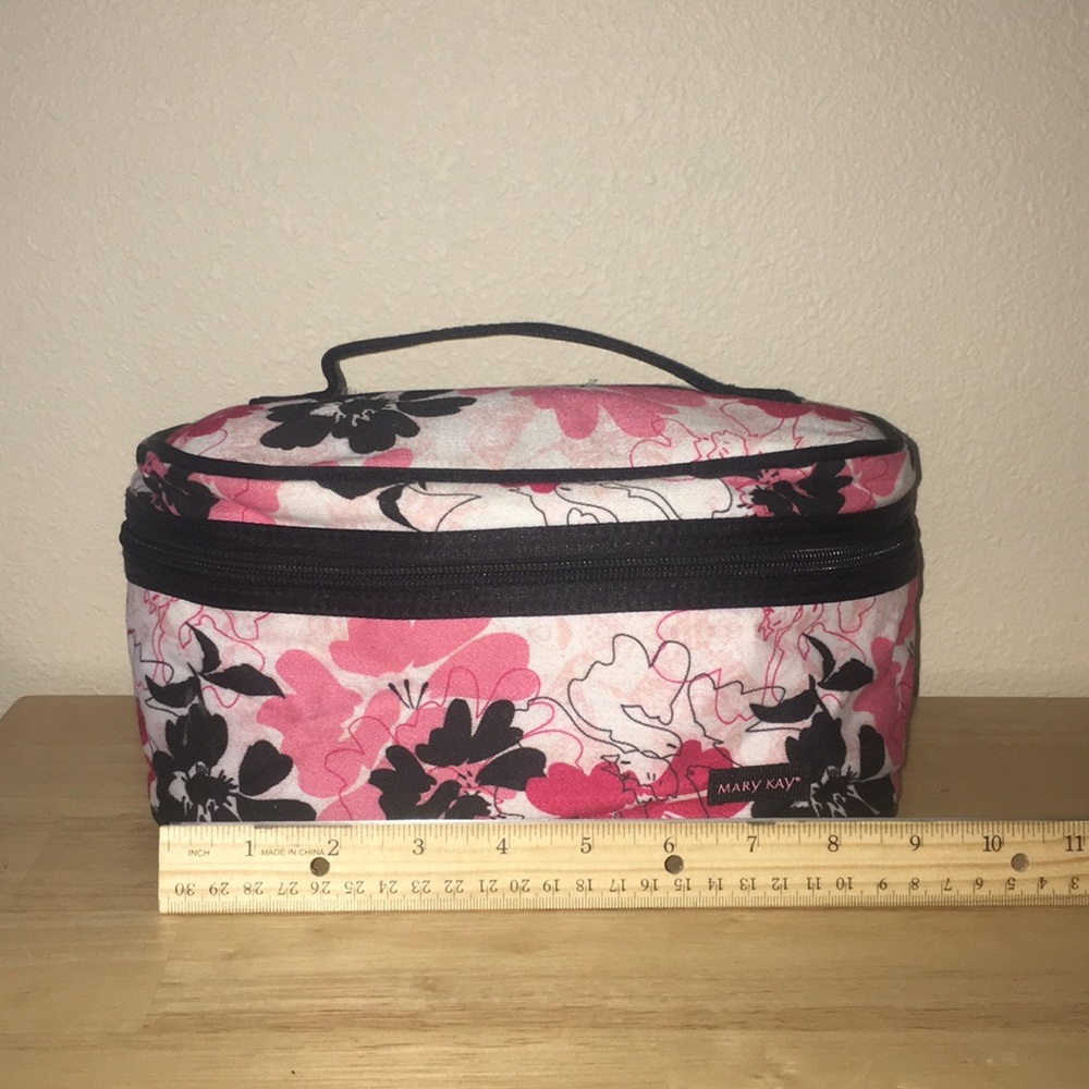 Mary Kay small makeup tote.